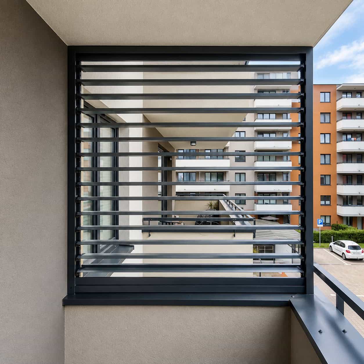 Ścianka na balkon – z czego zrobić osłonę balkonu i co wybrać