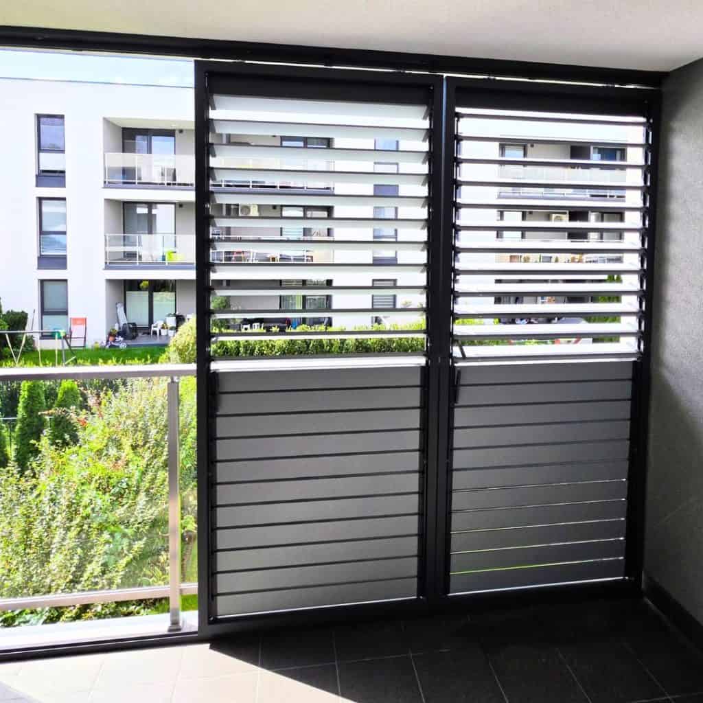 Ścianka na balkon – z czego zrobić osłonę balkonu i co wybrać